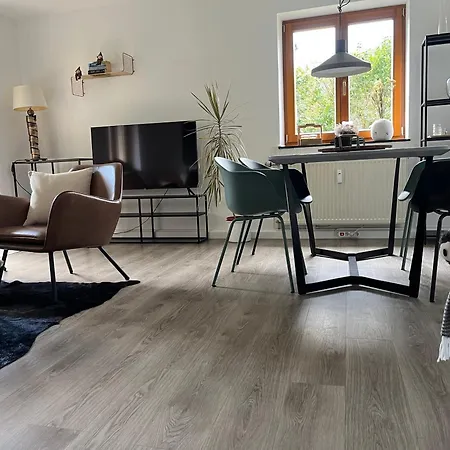 Isar Diamond アパート *